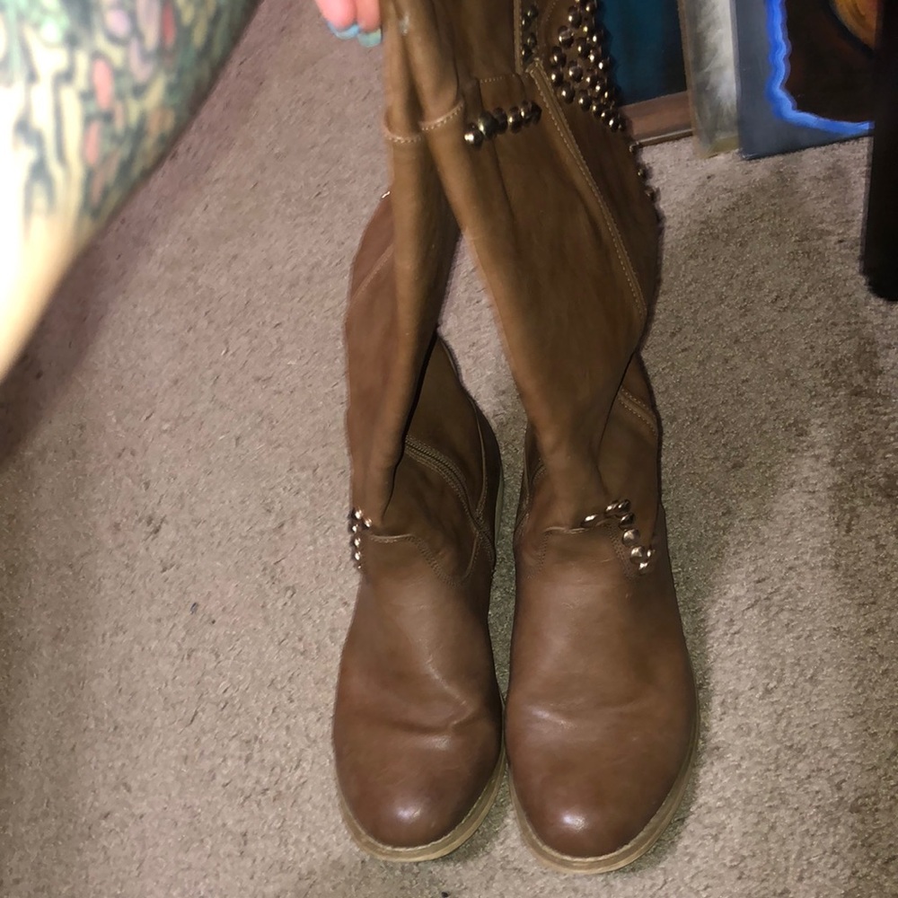 Boots - Picture 2 of 3